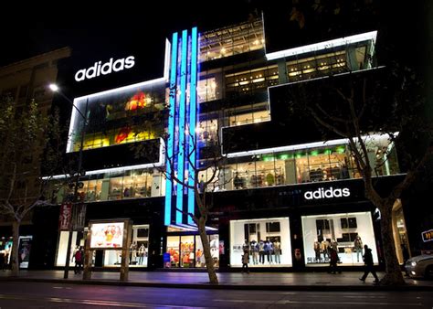 adidas outlet chicago.